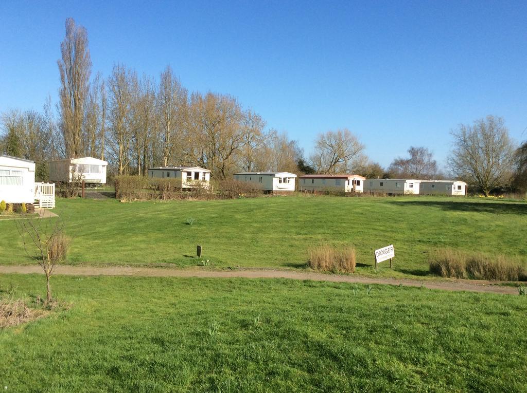 Fenlake Holiday Accommodation Metheringham Extérieur photo
