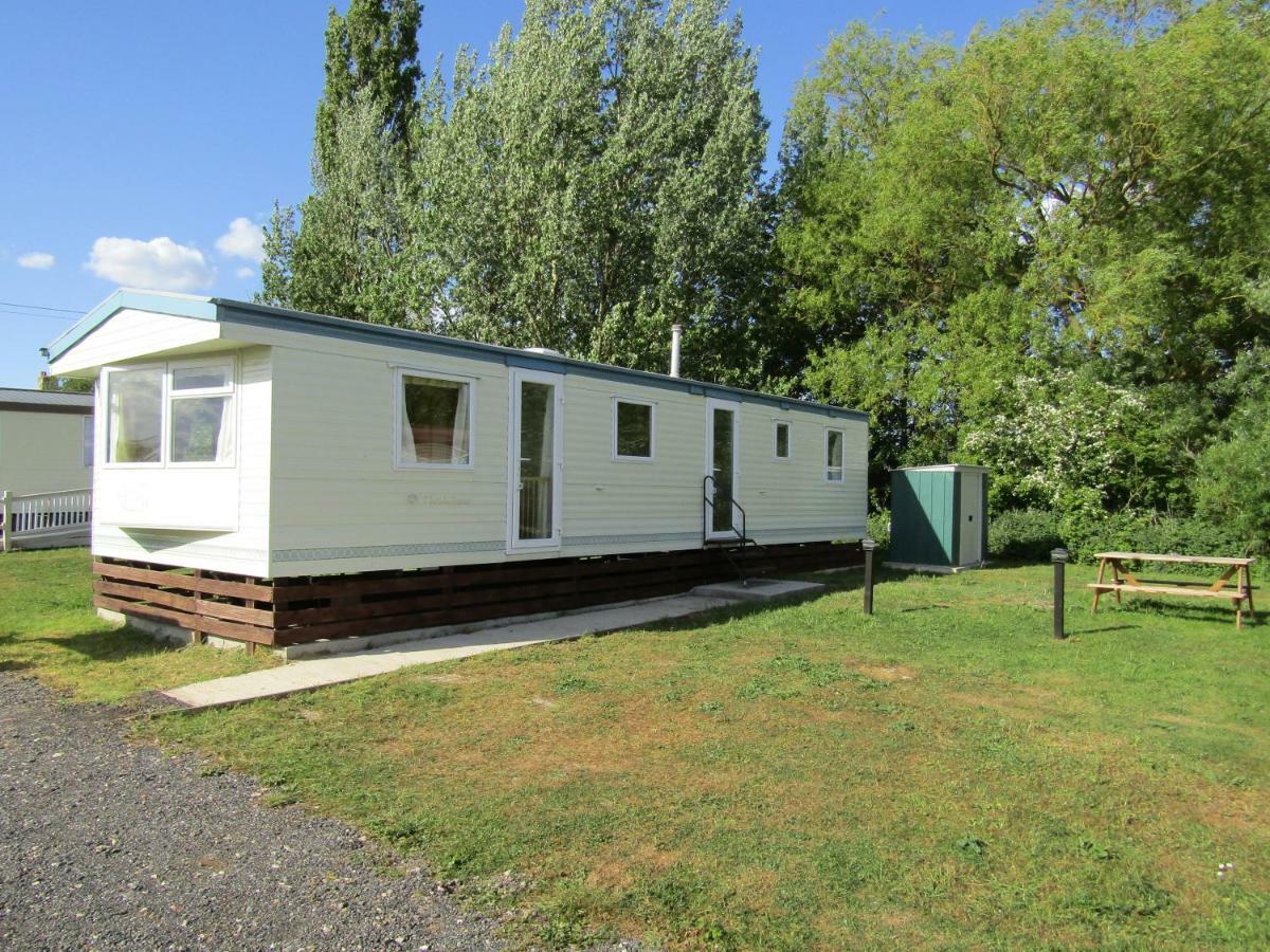 Fenlake Holiday Accommodation Metheringham Extérieur photo