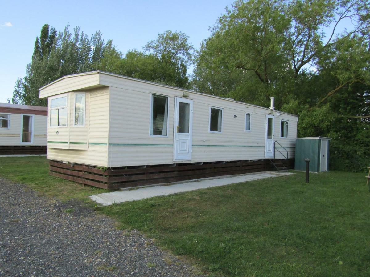 Fenlake Holiday Accommodation Metheringham Extérieur photo