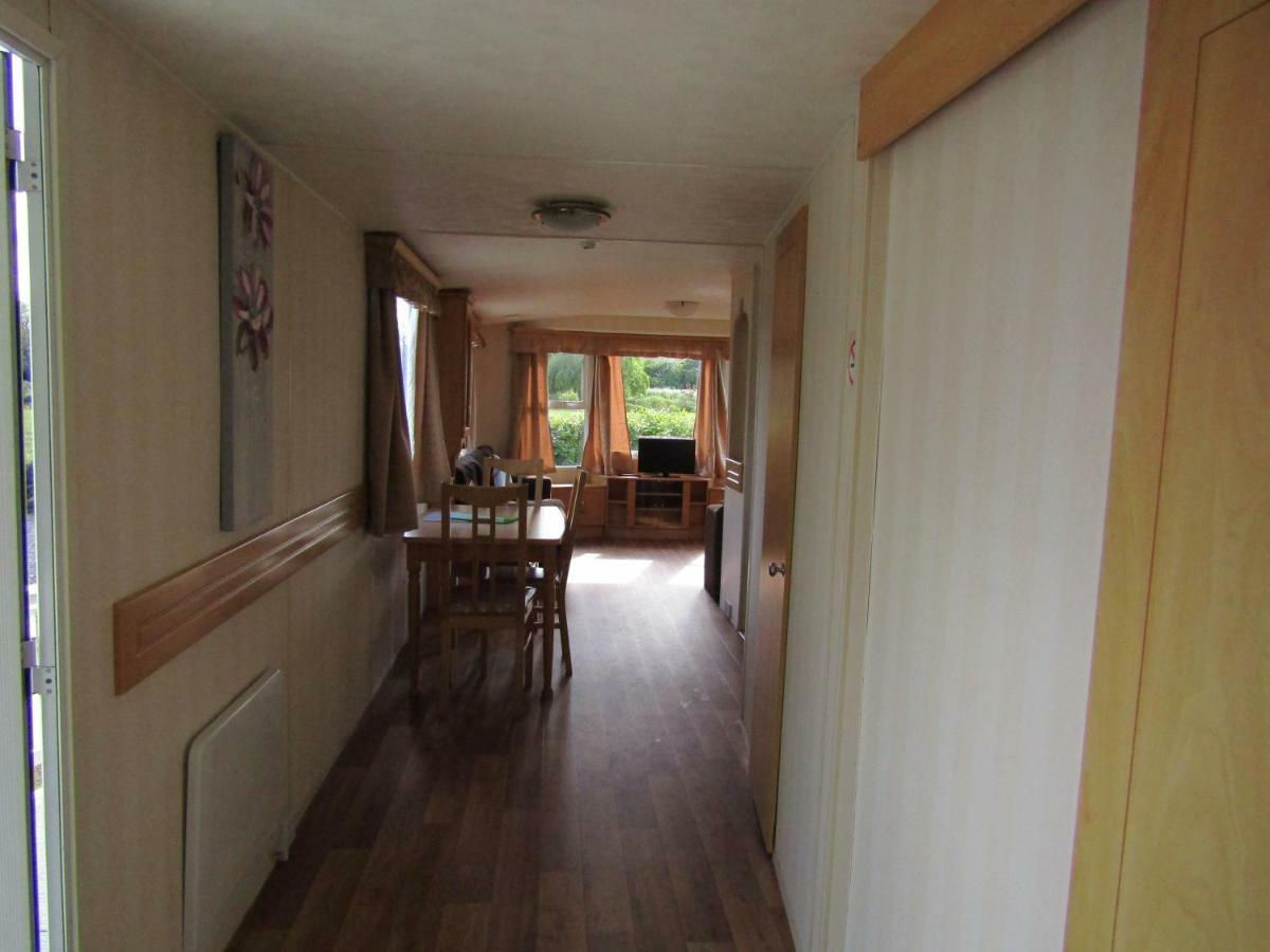 Fenlake Holiday Accommodation Metheringham Extérieur photo